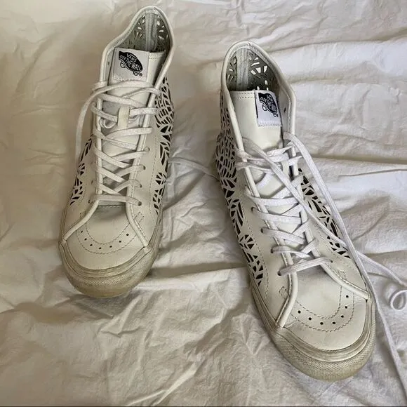 🍄 Rare White Cut Out High Top White Vans