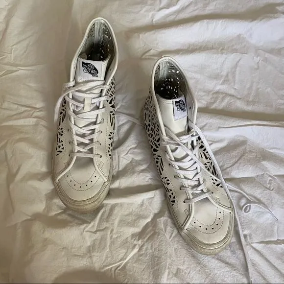 🍄 Rare White Cut Out High Top White Vans