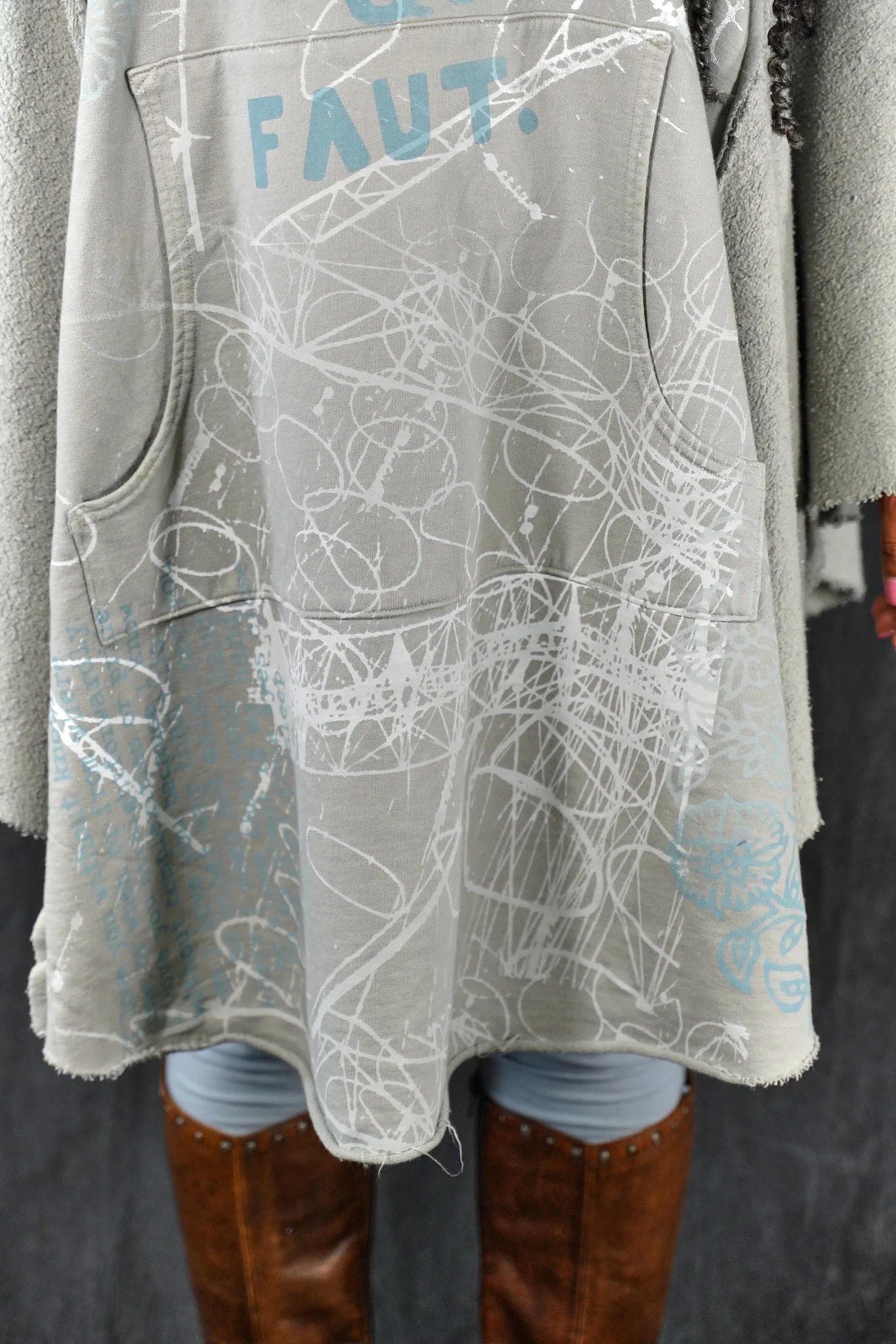 5296 Sugar Glider Sherpa Cape-Seafoam-P