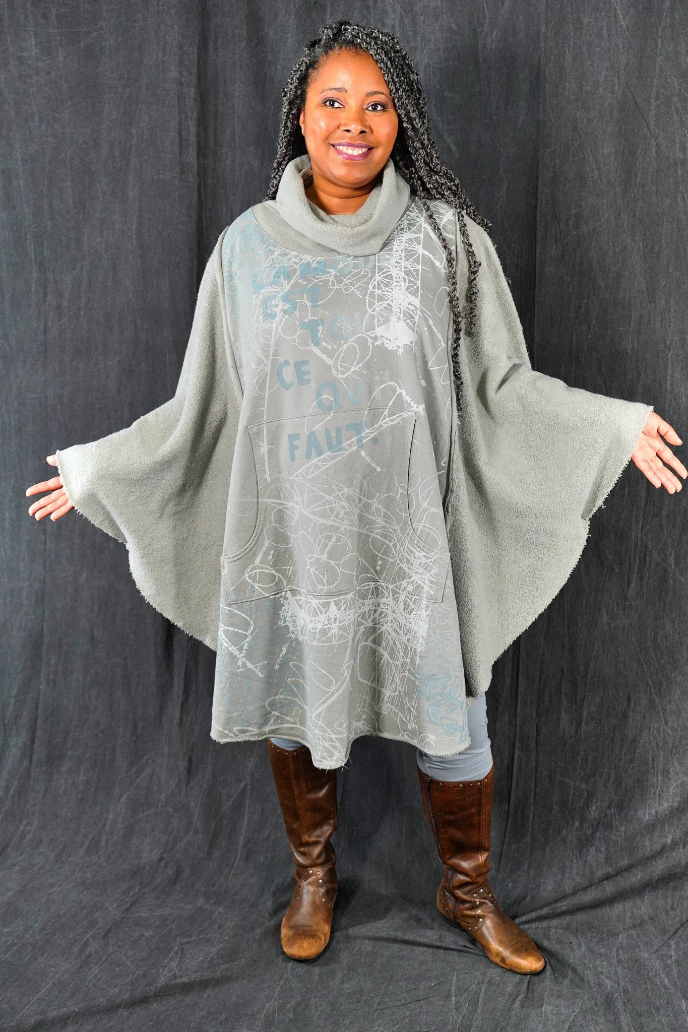 5296 Sugar Glider Sherpa Cape-Seafoam-P