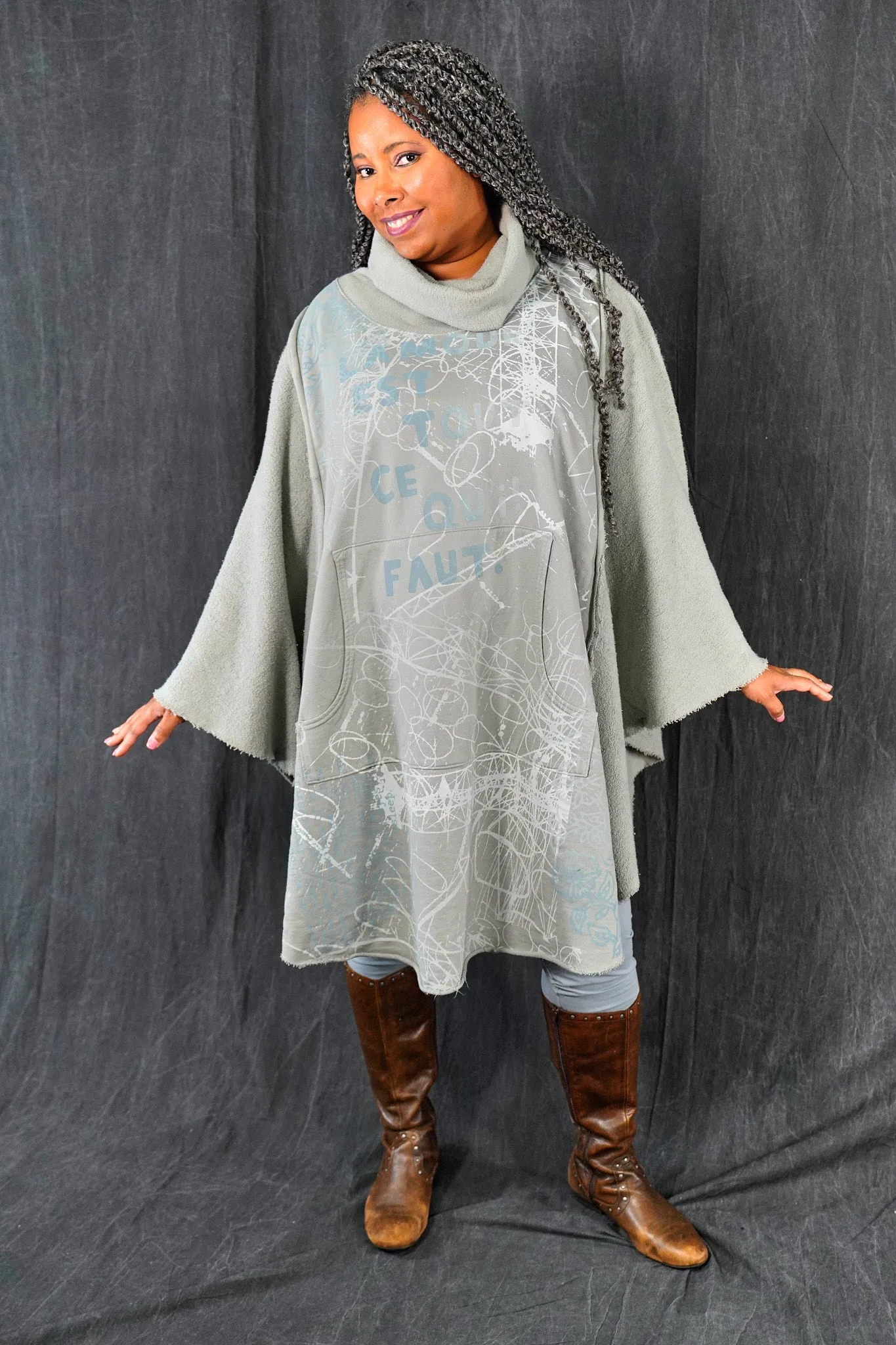 5296 Sugar Glider Sherpa Cape-Seafoam-P