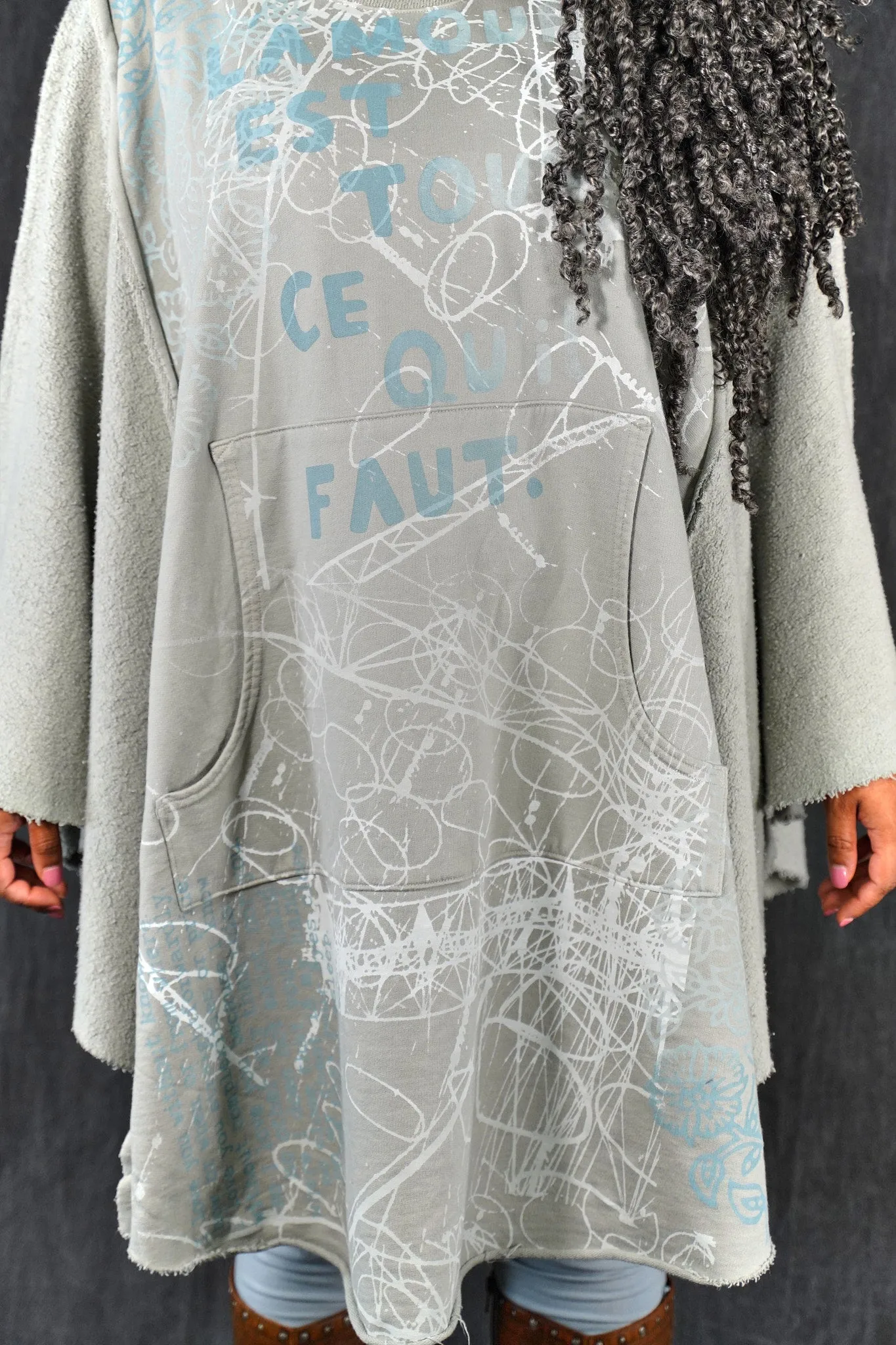 5296 Sugar Glider Sherpa Cape-Seafoam-P