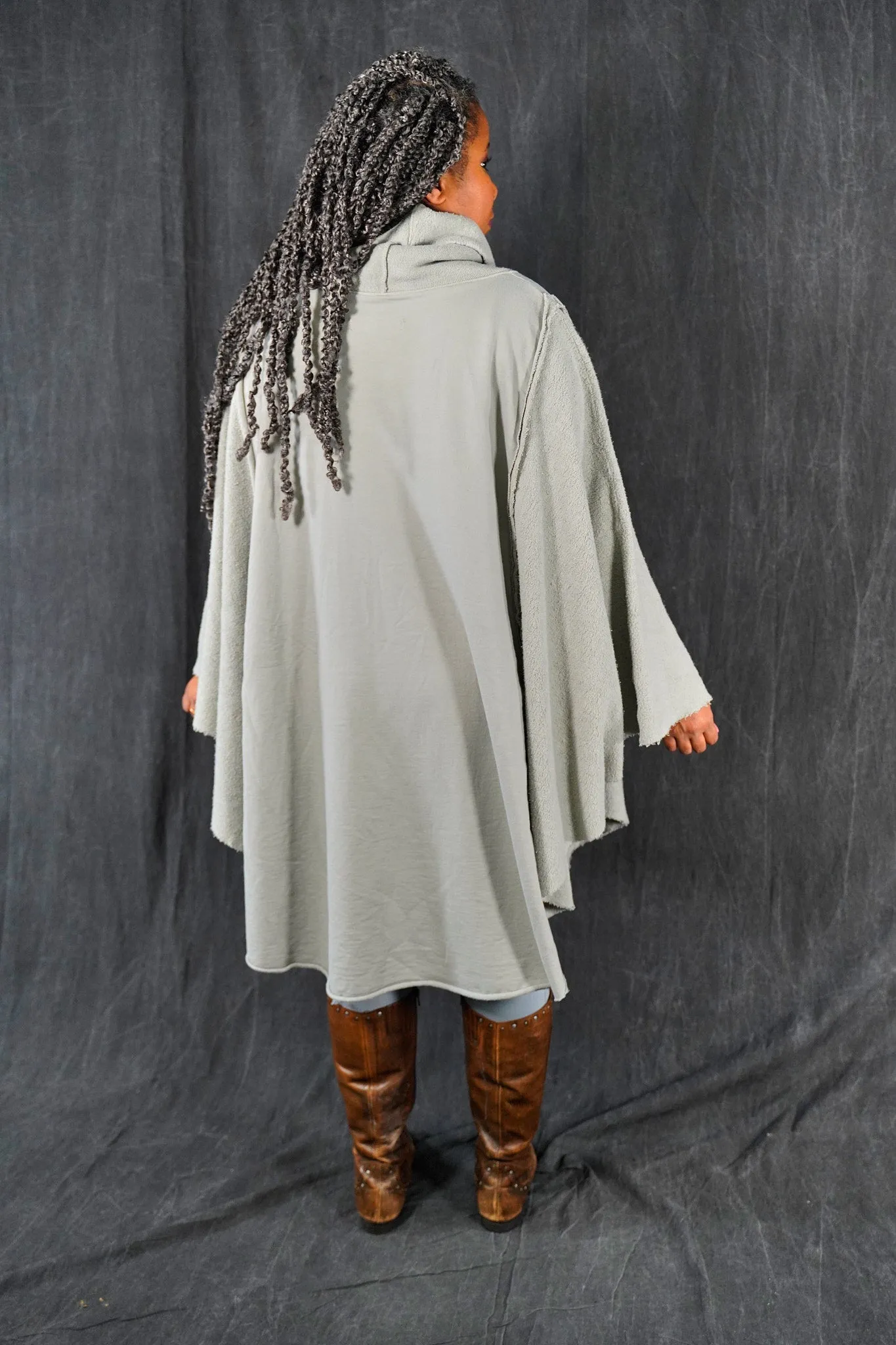 5296 Sugar Glider Sherpa Cape-Seafoam-P