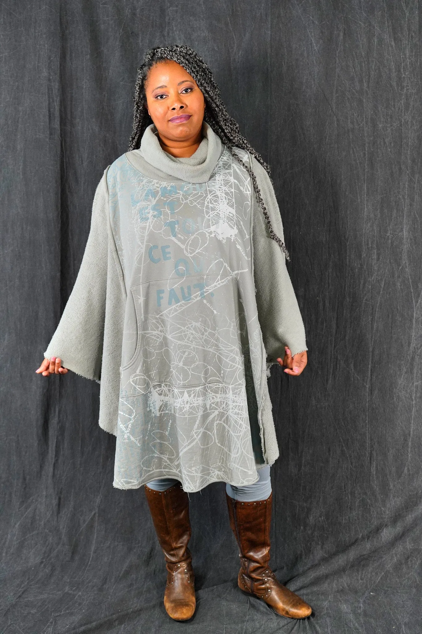 5296 Sugar Glider Sherpa Cape-Seafoam-P