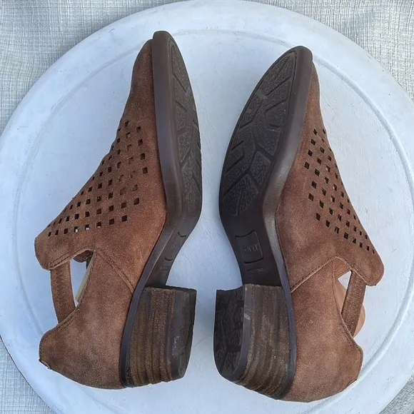 Born Nanna Rust Brown Perforated Leather Booties F37126 Sz 8