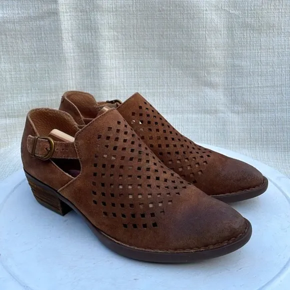Born Nanna Rust Brown Perforated Leather Booties F37126 Sz 8