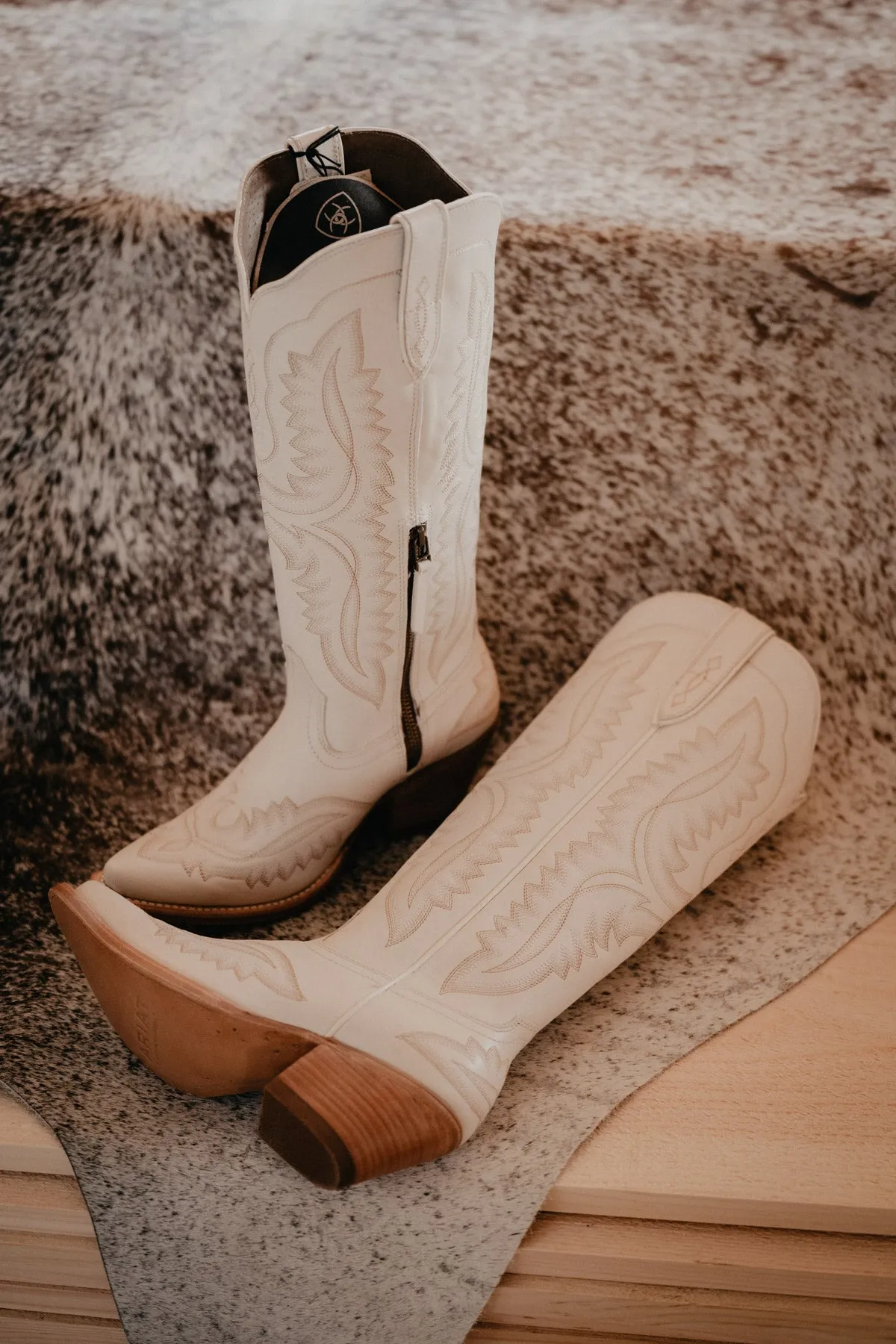 Casanova Tall Western Boot by Ariat Blanco SIZE (7.5 ONLY)