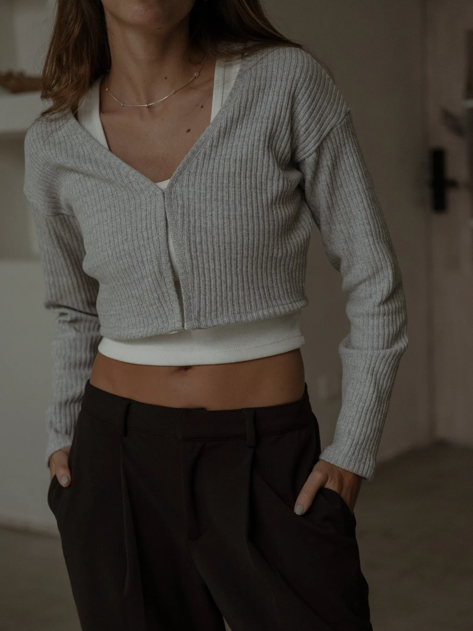 COZY CROPPED CARDIGAN - LIGHT GRAY