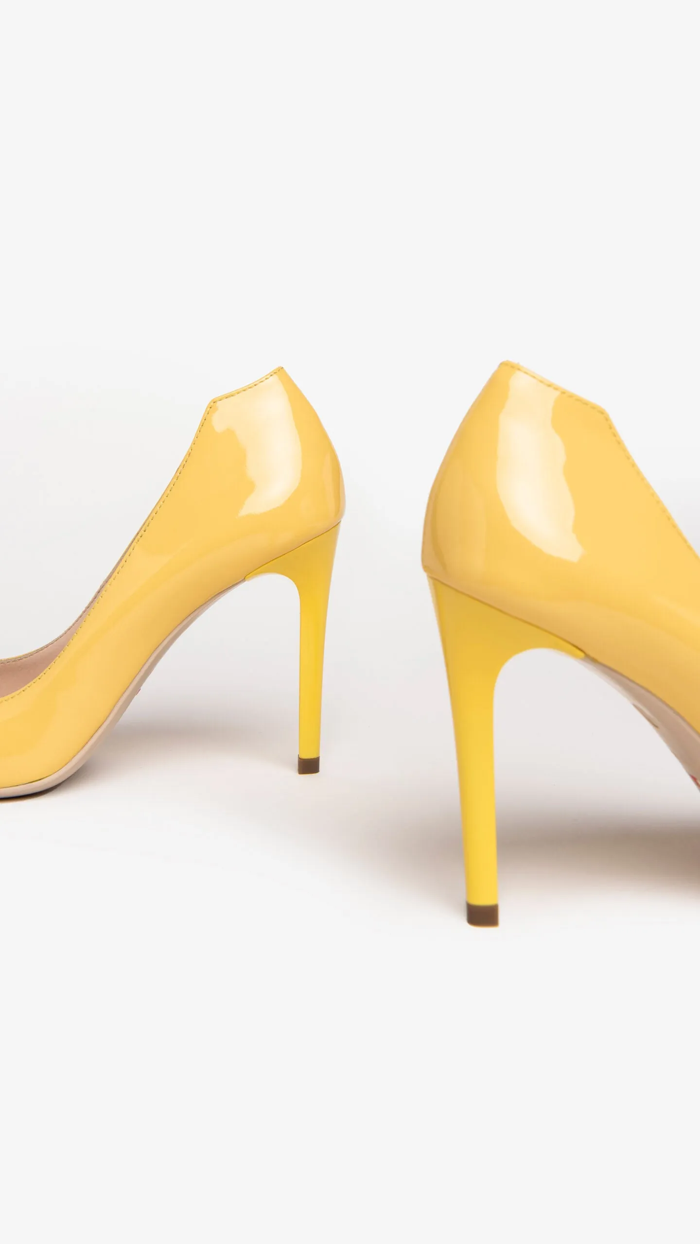 E311041DE | Yellow
