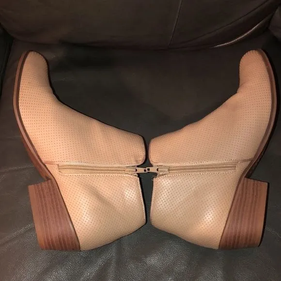 ESPRIT 10 Light Brown Cream Faux Leather Ankle Booties Perforated Tiny Holes