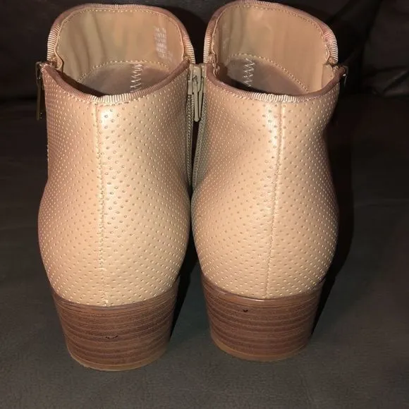 ESPRIT 10 Light Brown Cream Faux Leather Ankle Booties Perforated Tiny Holes