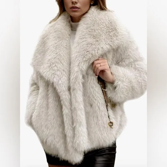 Fabric: Faux fur coat for women. Warm and chunky to wear.New size Large