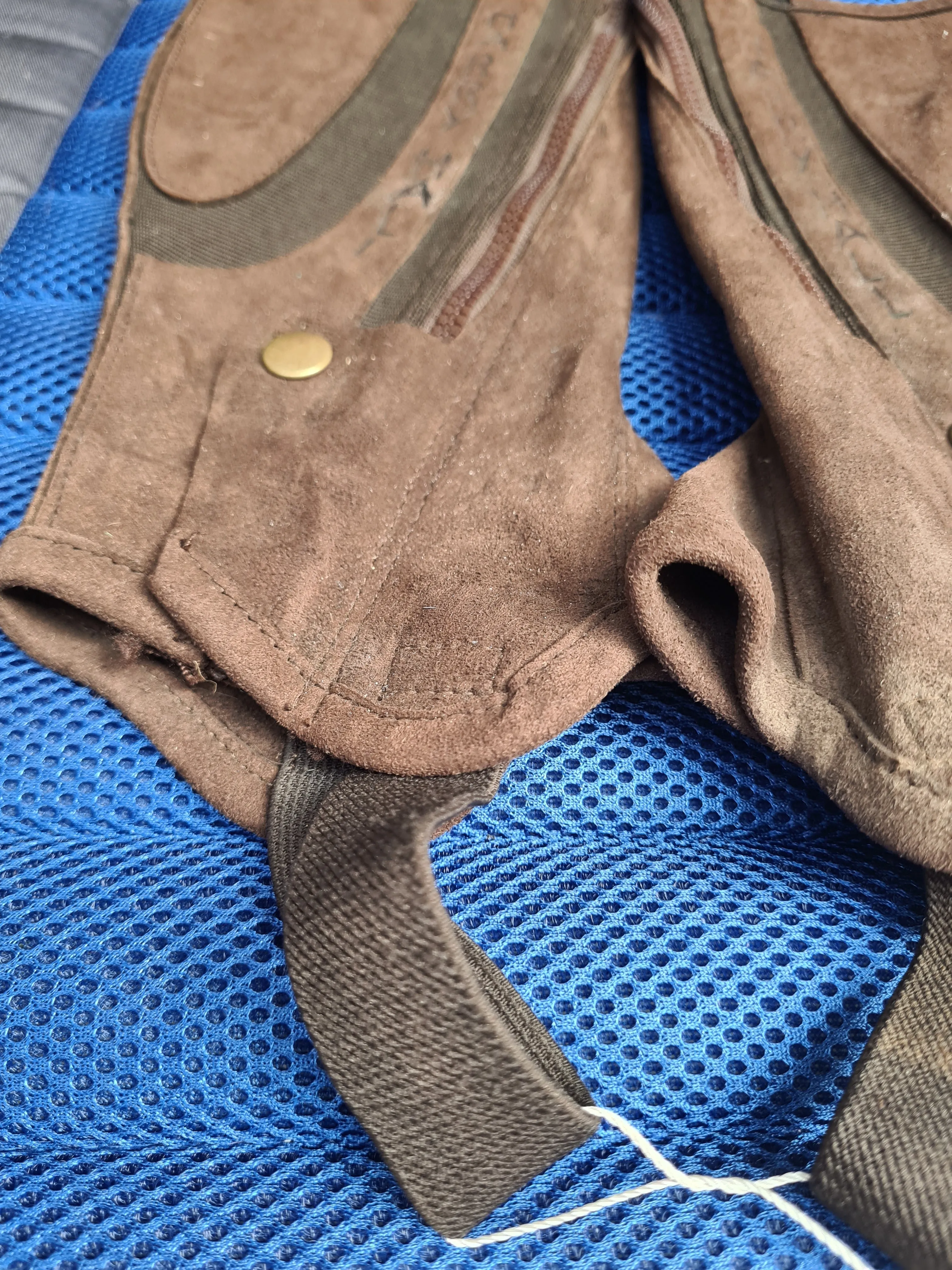 Harry Hall suede small chaps brown  ✅️