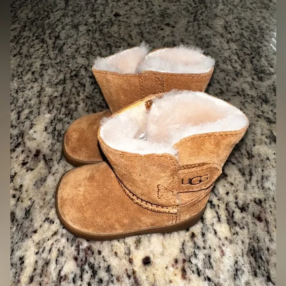Infant UGG Keelan Water Resistant Crib Booties - 2/3C