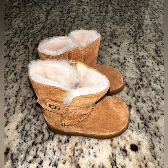 Infant UGG Keelan Water Resistant Crib Booties - 2/3C