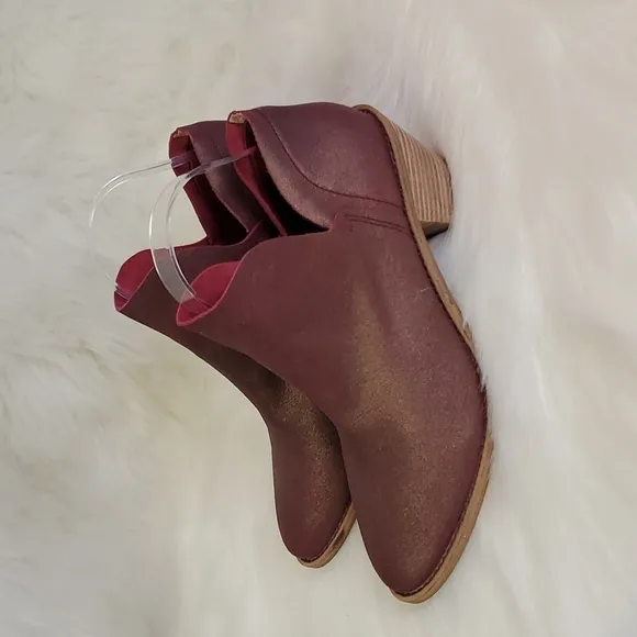 Kelsi Dagger Brooklyn Kenmare Booties - Size 9