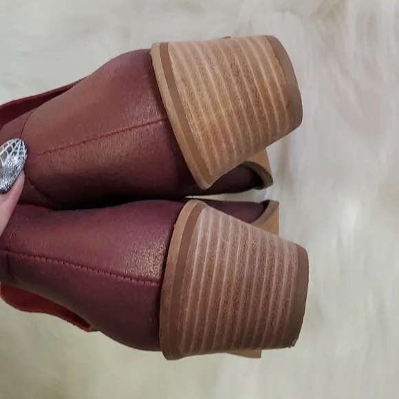 Kelsi Dagger Brooklyn Kenmare Booties - Size 9
