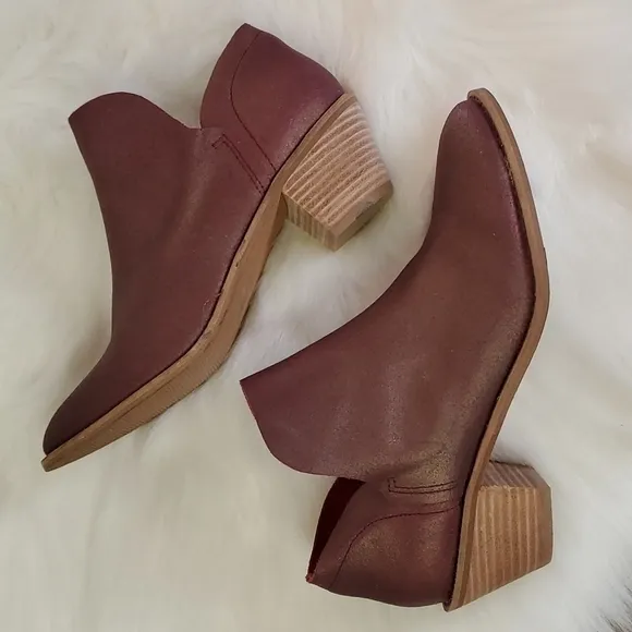 Kelsi Dagger Brooklyn Kenmare Booties - Size 9