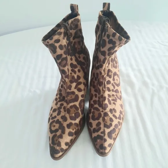 Leopard print ankle booties