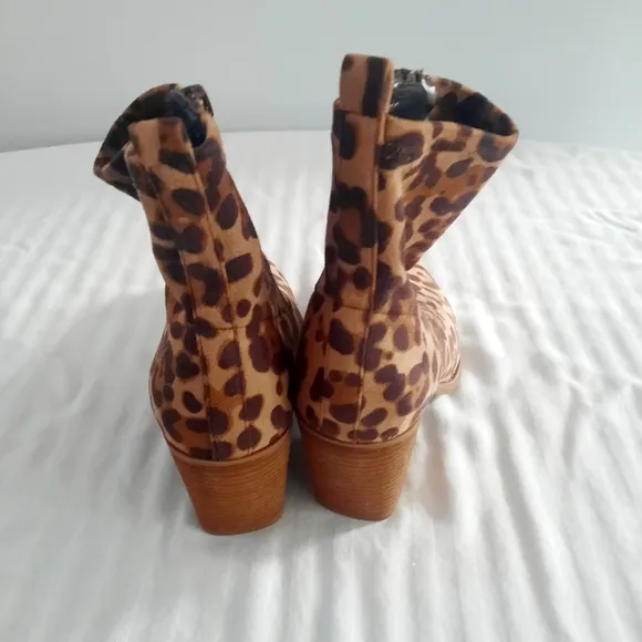Leopard print ankle booties