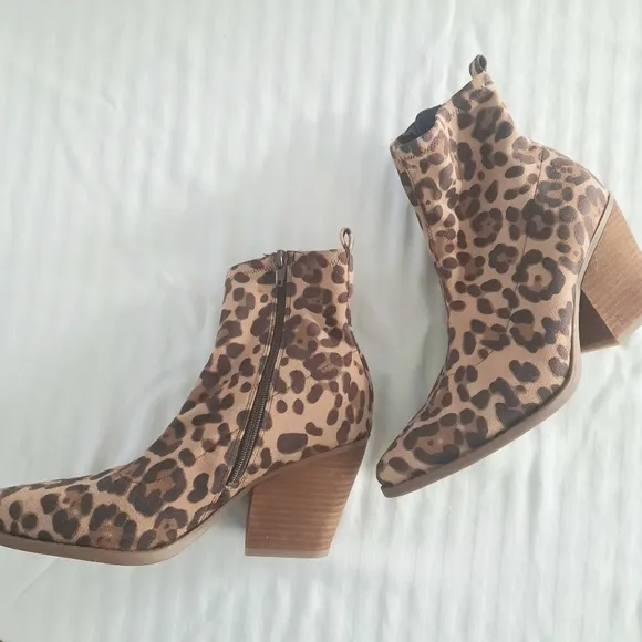 Leopard print ankle booties