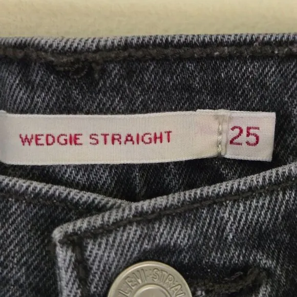 Levi's Wedgie Straight Premium Denim Raw Hem Black Wash Jeans Size 25