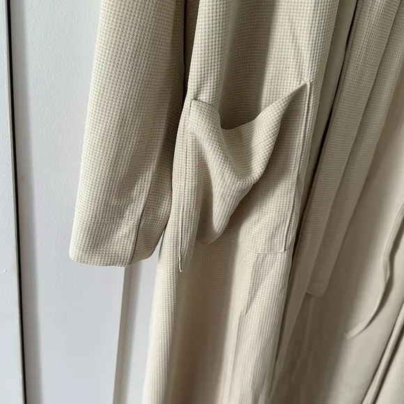Line &amp; Dot waffle robe nwt L/XL