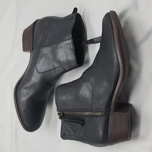 🐨LUCKY BRAND🐨BRANDRE🐨LEATHER  SOFT ALMOND-TOE STACKED HEEL  LADIES 9 NWOB🐨