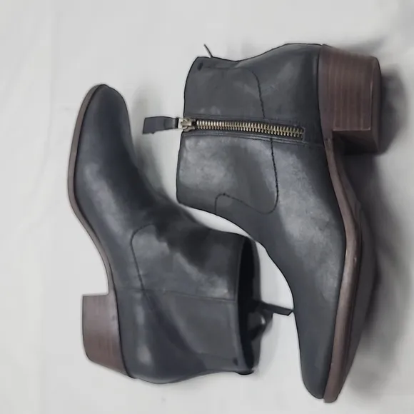 🐨LUCKY BRAND🐨BRANDRE🐨LEATHER  SOFT ALMOND-TOE STACKED HEEL  LADIES 9 NWOB🐨