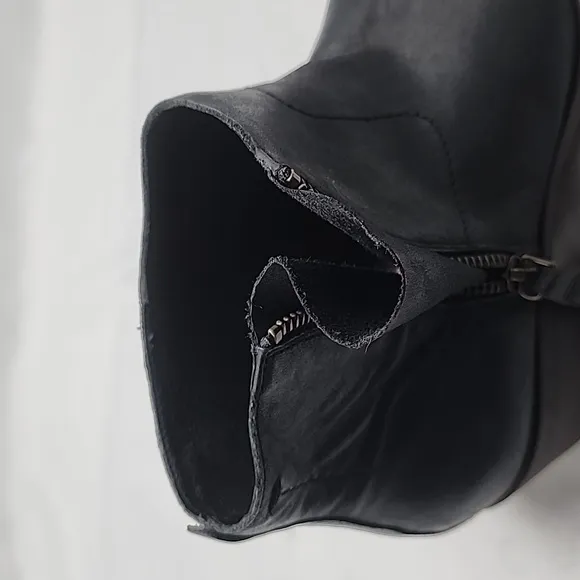 🐨LUCKY BRAND🐨BRANDRE🐨LEATHER  SOFT ALMOND-TOE STACKED HEEL  LADIES 9 NWOB🐨