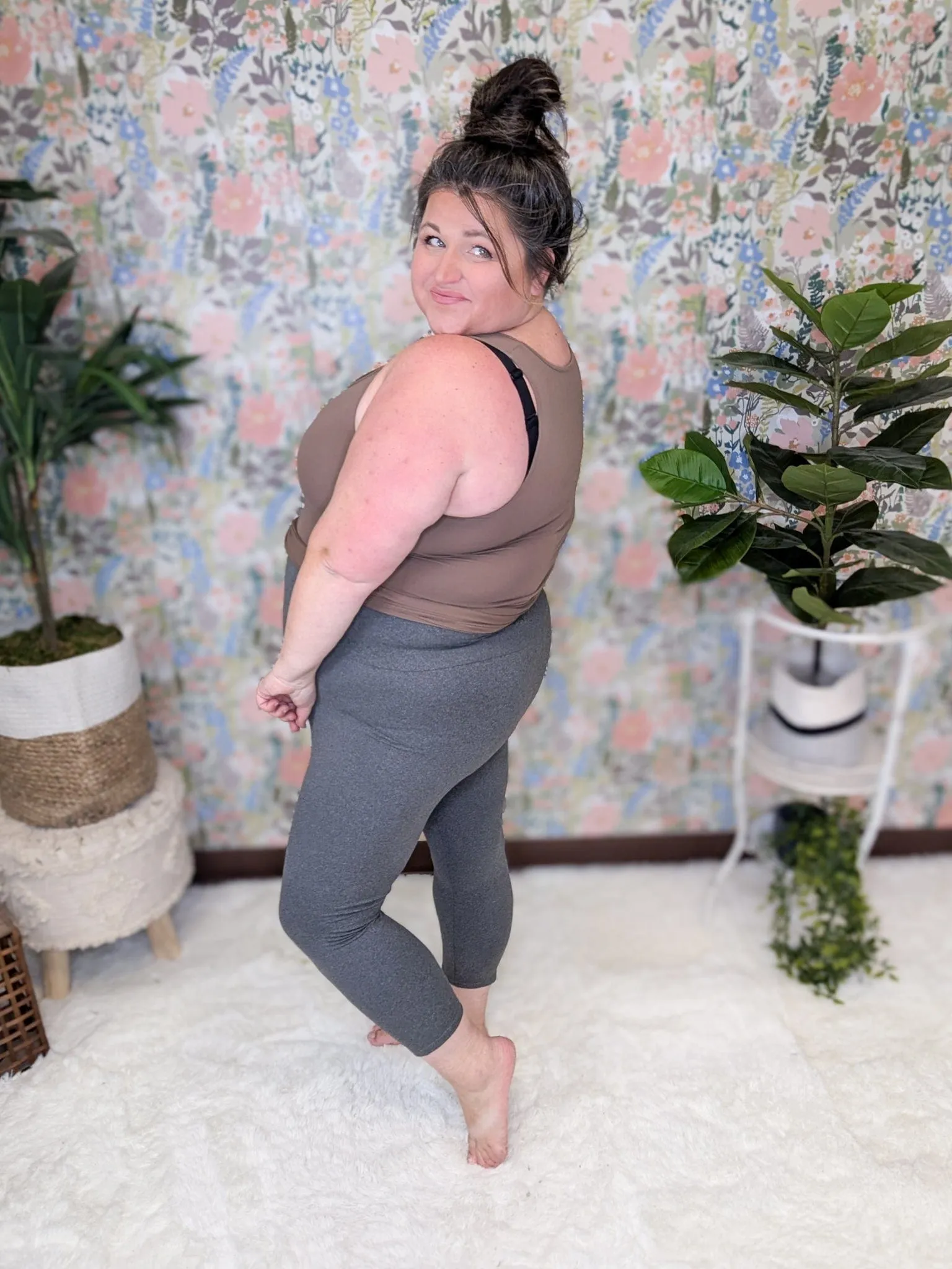 Norah Capri-7/8 Leggings in Solids