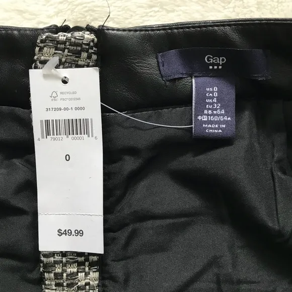 NWT Gap woven miniskirt