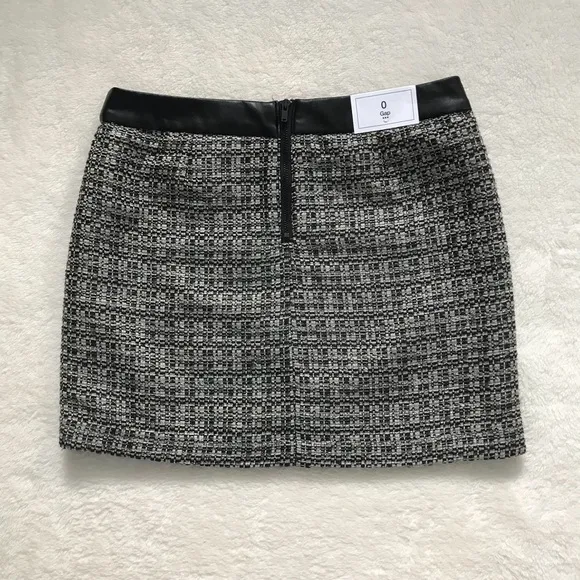 NWT Gap woven miniskirt