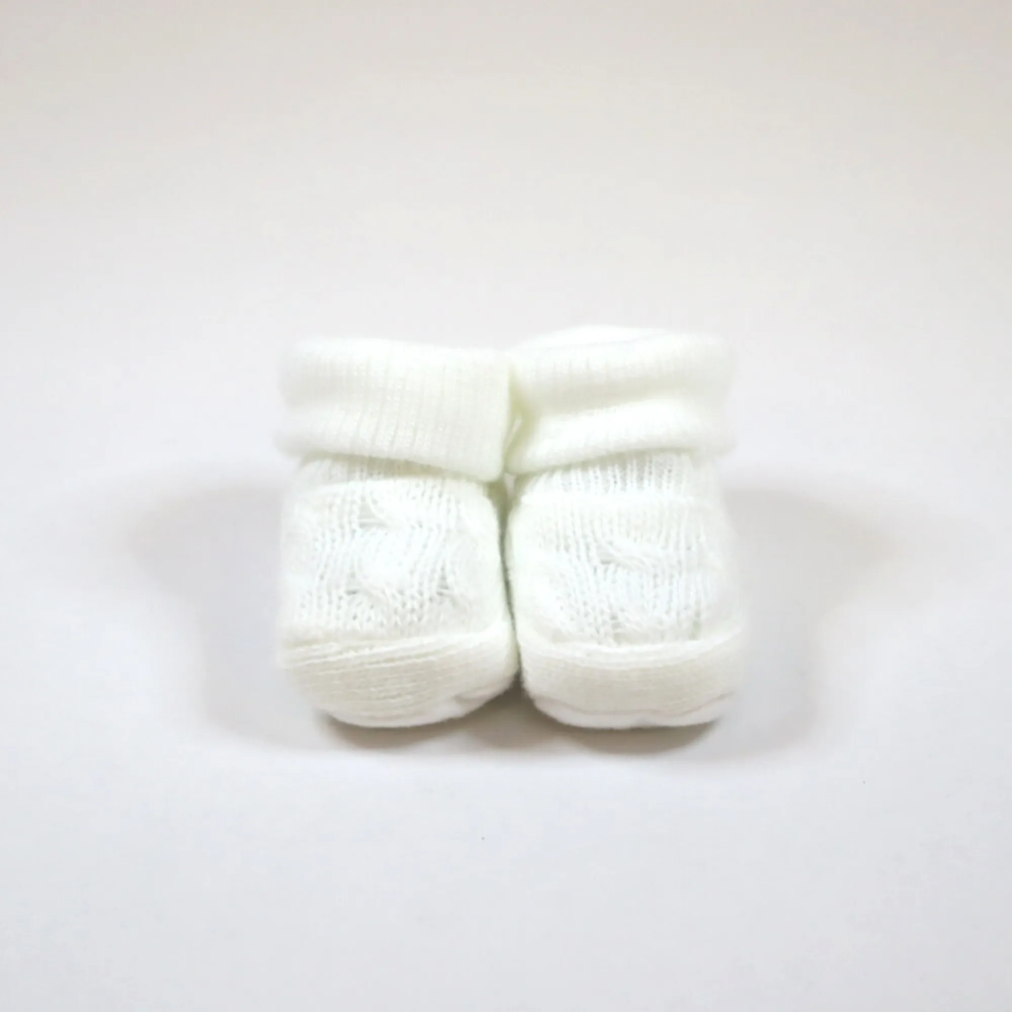 Personalised Medium Baby Keepsake Box Gift Hamper - Welcome To The World - White