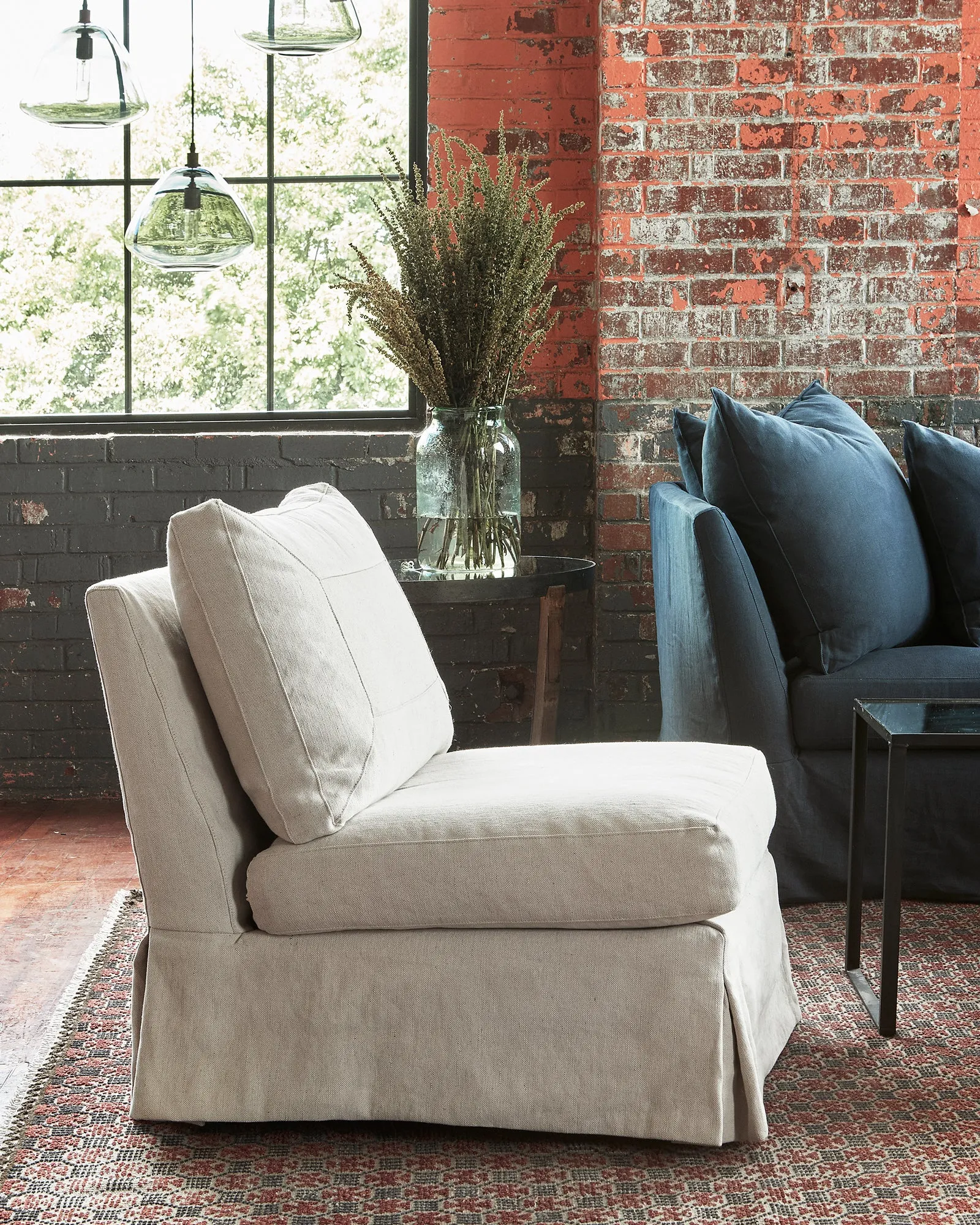 Seda Armless Chair