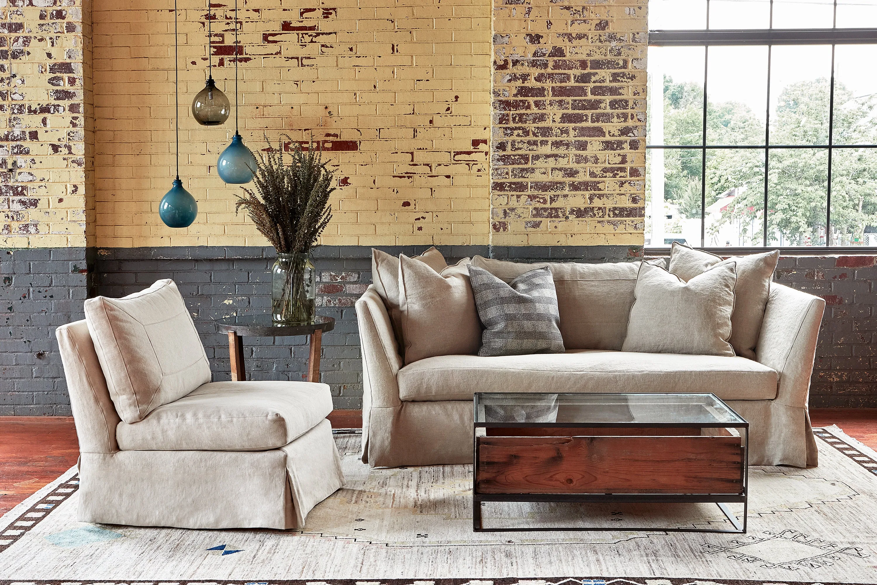 Seda Armless Chair