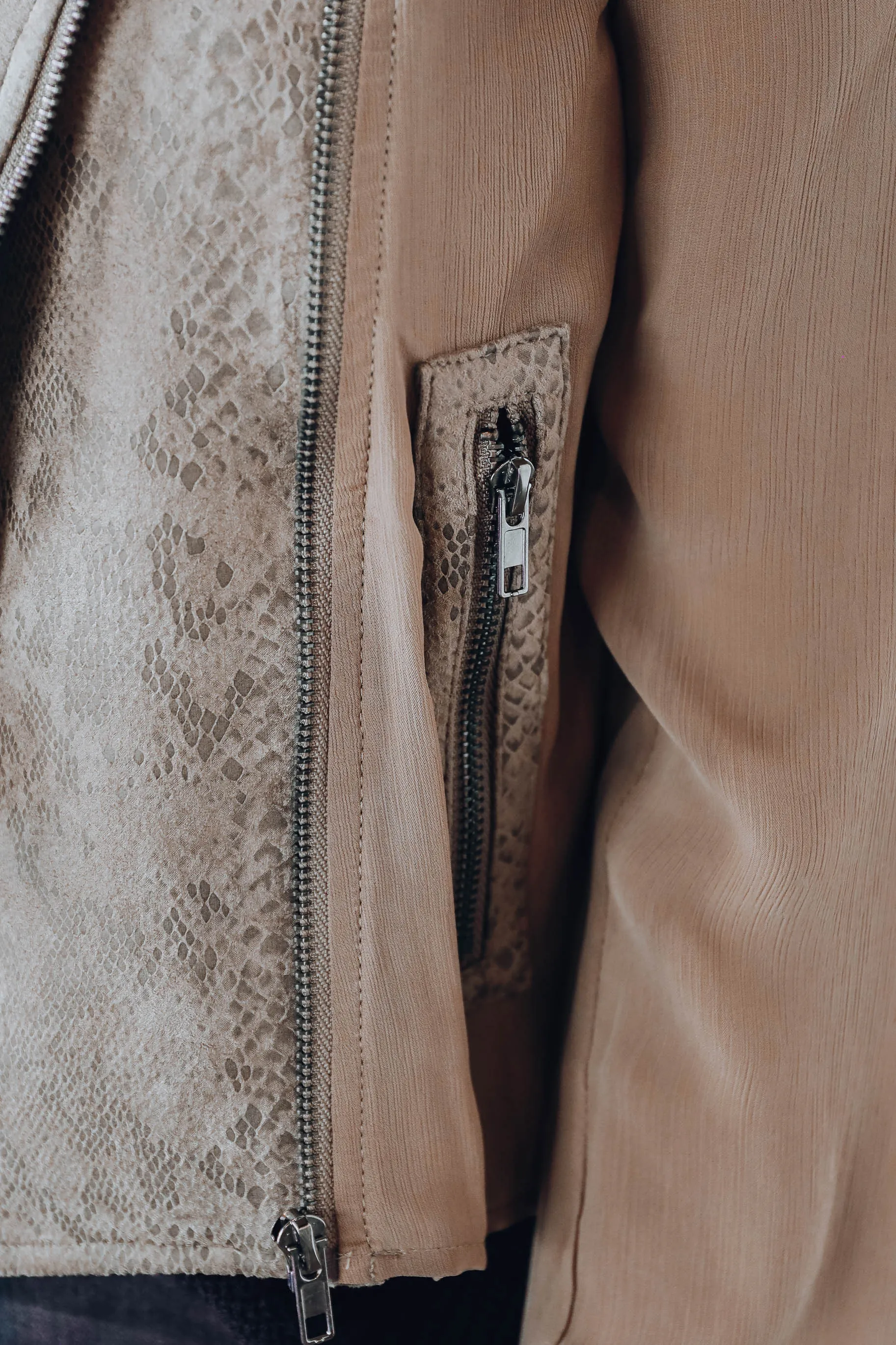 Slick Scene Contrast Moto Jacket - Olive