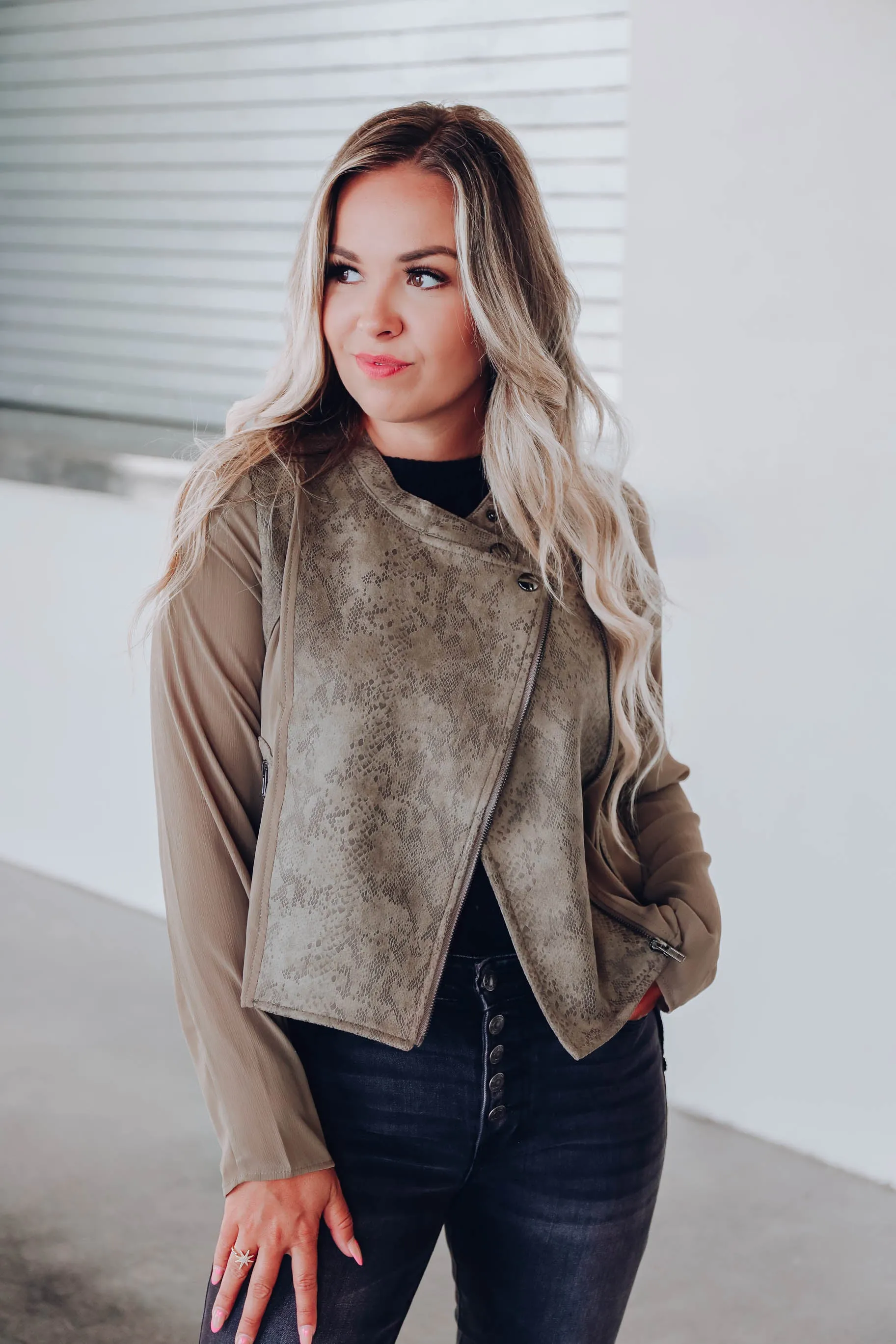 Slick Scene Contrast Moto Jacket - Olive