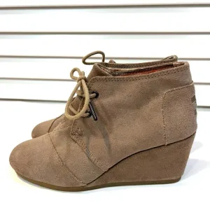TOMS | Taupe Desert Wedge Suede Booties