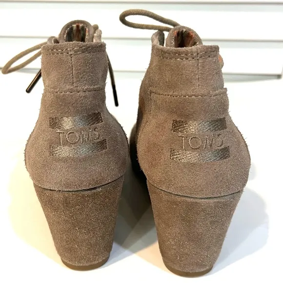 TOMS | Taupe Desert Wedge Suede Booties