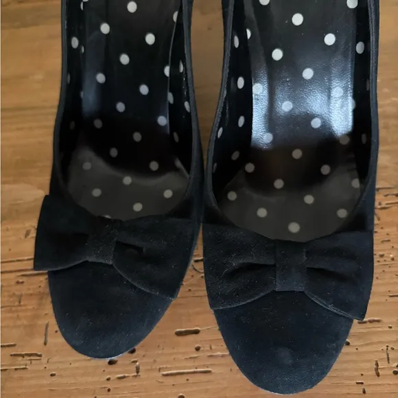 VTG Y2K 00’s Moschino Suede Bow Pumps
