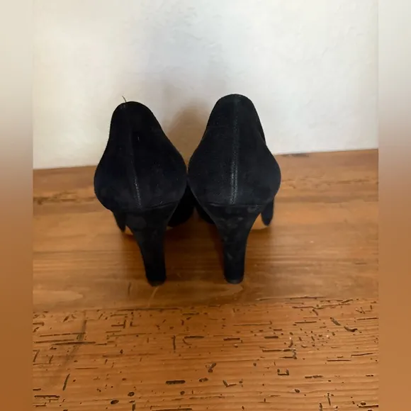 VTG Y2K 00’s Moschino Suede Bow Pumps