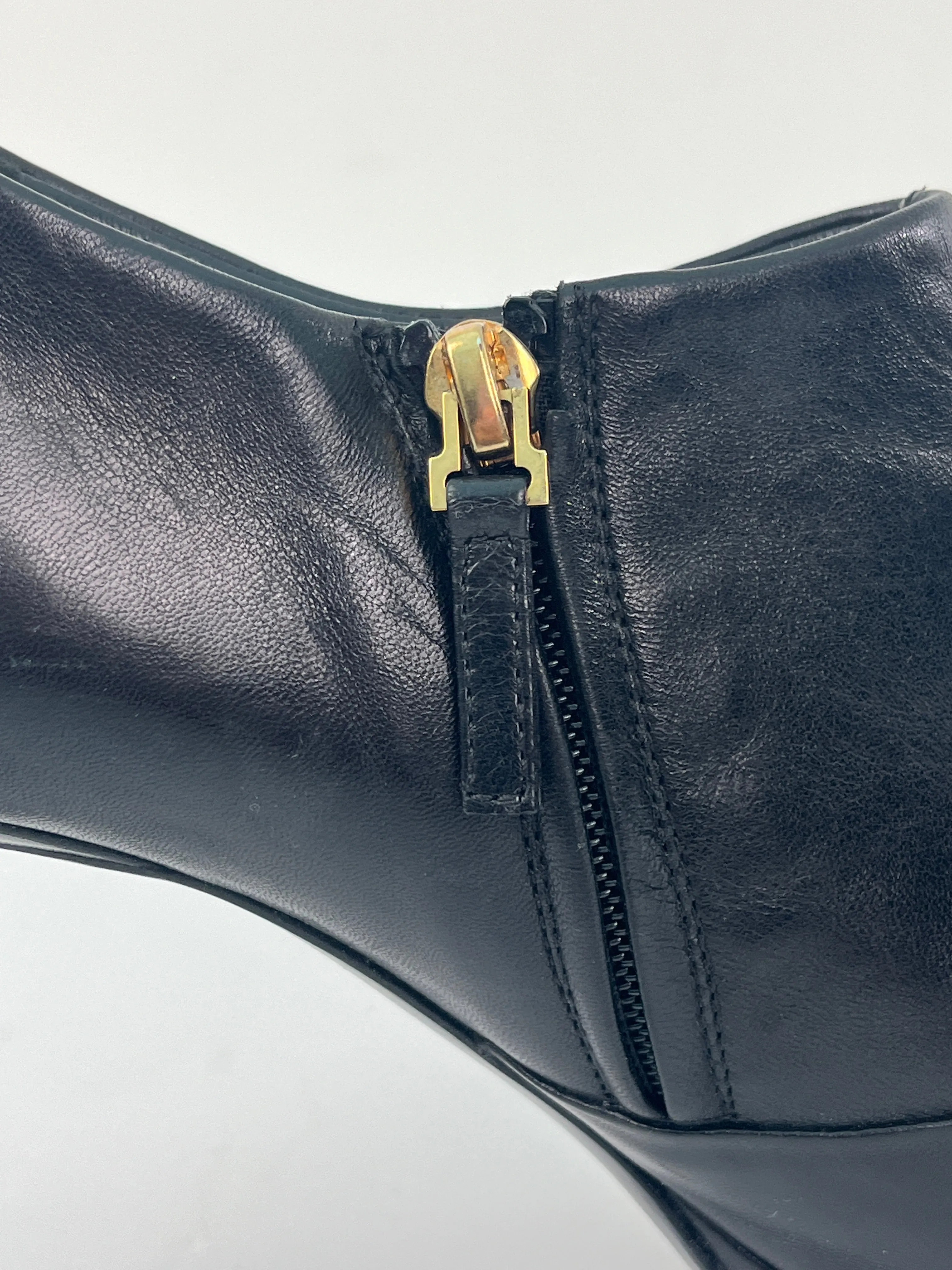 YSL Yves Saint Laurent Leather Gisele Platform Ankle Booties in Black Size 39/8.5
