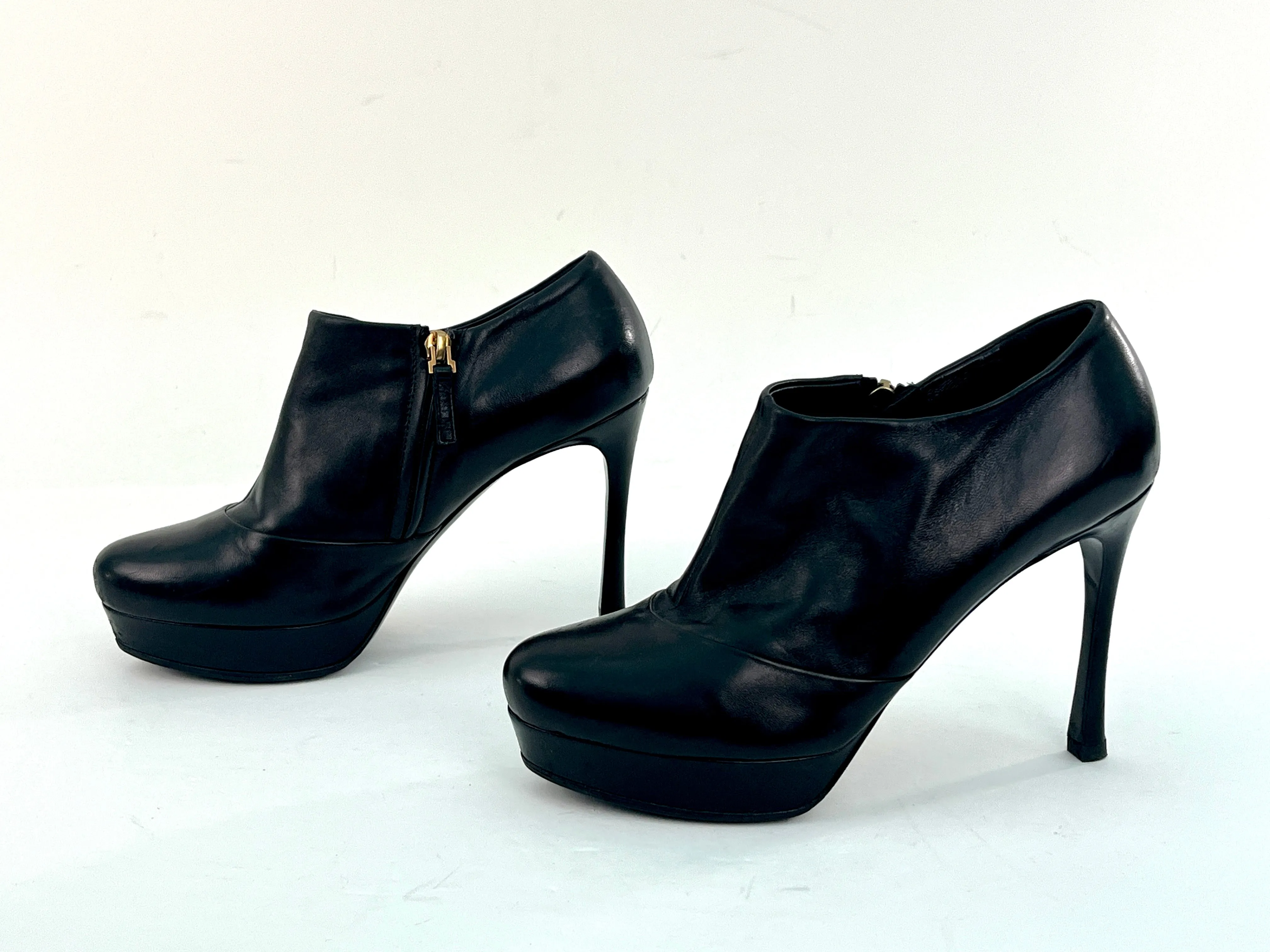 YSL Yves Saint Laurent Leather Gisele Platform Ankle Booties in Black Size 39/8.5